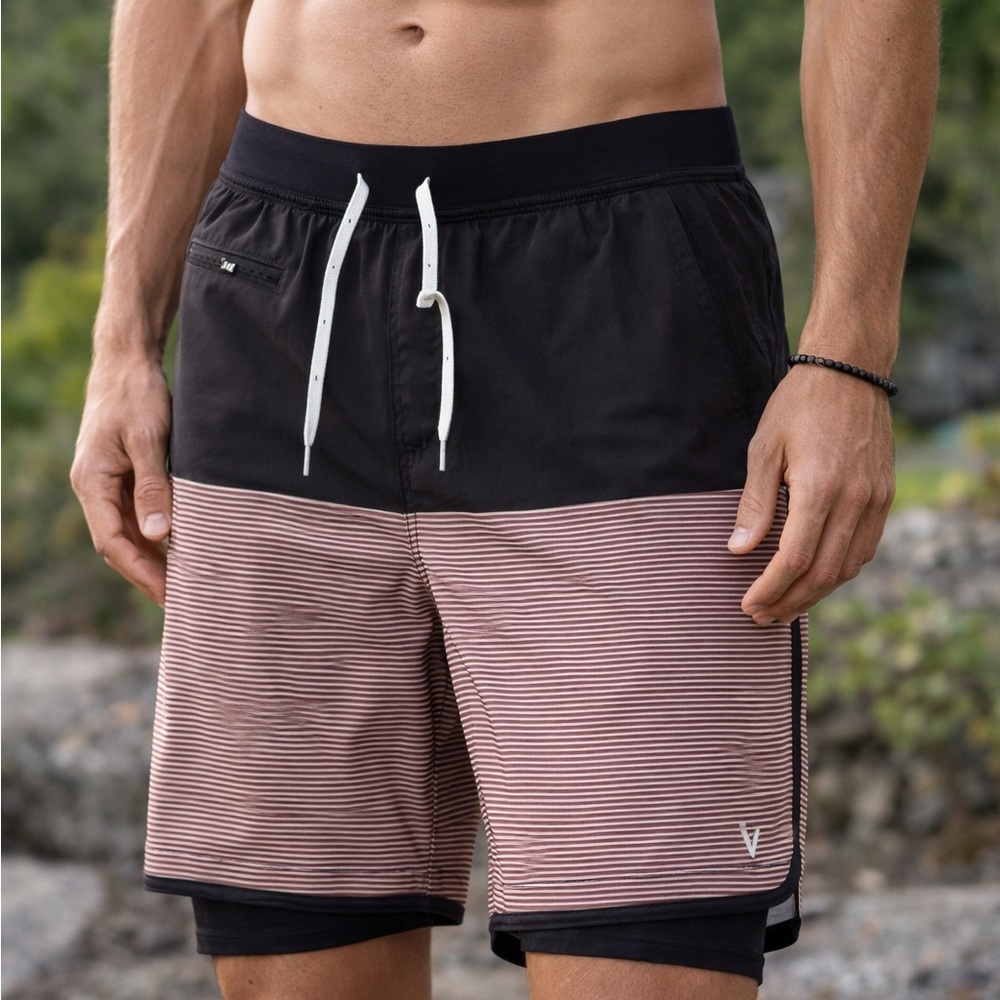 Vuori Men’s Performance Shorts Size L Black/Brown Striped Quick Dry Drawstring